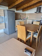 Samaras Apartments in Kamena Vourla