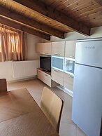 Samaras Apartments in Kamena Vourla