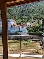 Samaras Apartments in Kamena Vourla