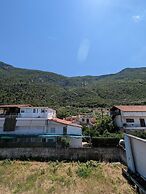 Samaras Apartments in Kamena Vourla