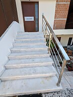 Samaras Apartments in Kamena Vourla