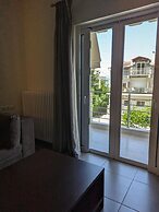 Samaras Apartments in Kamena Vourla