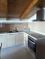 Samaras Apartments in Kamena Vourla