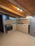 Samaras Apartments in Kamena Vourla