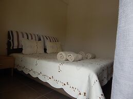 Samaras Apartments in Kamena Vourla