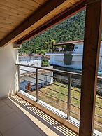 Samaras Apartments in Kamena Vourla