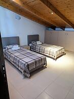 Samaras Apartments in Kamena Vourla