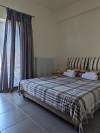 Samaras Apartments in Kamena Vourla