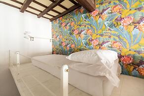 Campo de Fiori Large and Beautiful Apartment