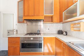 Campo de Fiori Large and Beautiful Apartment