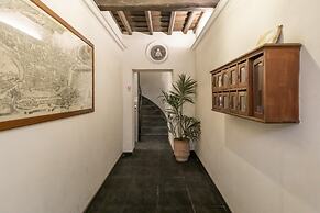 Campo de Fiori Large and Beautiful Apartment