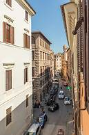 Campo de Fiori Large and Beautiful Apartment