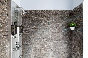 Campo de Fiori Large and Beautiful Apartment