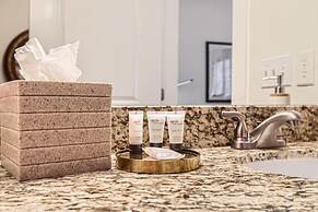 5569 Bear Hollow Hideaway! 3 Bedroom Condo by RedAwning