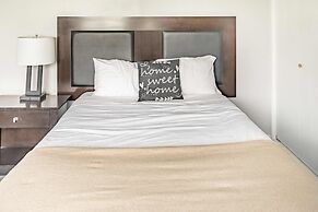 Spacious 3-bed Suite in Browntown, Near Dining & Fun