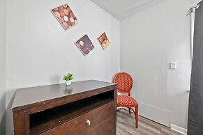 Spacious 3-bed Suite in Browntown, Near Dining & Fun