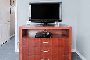 2Bd Holiday Retreat Detroit Museums and Parks