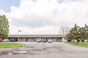 Warm Private Room in Detroit for Up to 4 w/ Wifi