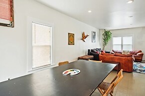 8 Guests, 4Bd Vacation Home Art Gallery, Detroit