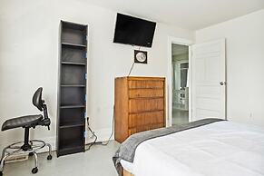 8 Guests, 4Bd Vacation Home Art Gallery, Detroit