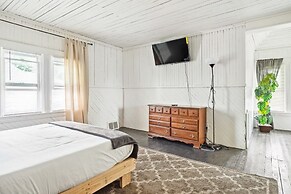 8 Guests, 4Bd Vacation Home Art Gallery, Detroit