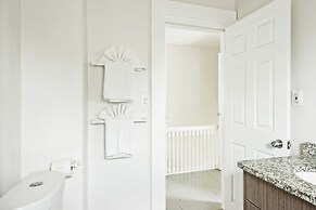 8 Guests, 4Bd Vacation Home Art Gallery, Detroit