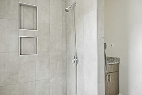 8 Guests, 4Bd Vacation Home Art Gallery, Detroit