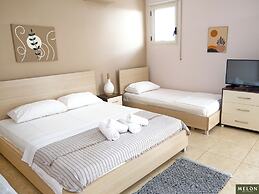 Kondo Stays - Melon Apartments