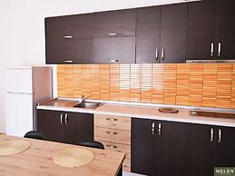 Kondo Stays - Melon Apartments