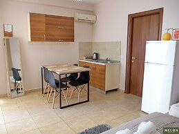 Kondo Stays - Melon Apartments