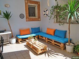 Kondo Stays - Melon Apartments