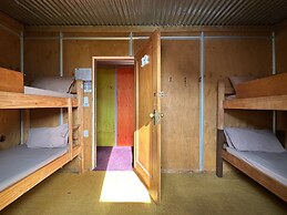 The Crossing Lodge and Backpackers