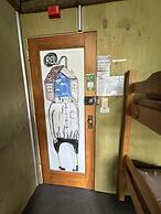 The Crossing Lodge and Backpackers