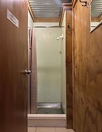 The Crossing Lodge and Backpackers