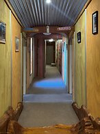 The Crossing Lodge and Backpackers