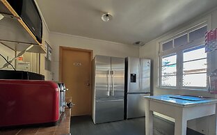 The Crossing Lodge and Backpackers