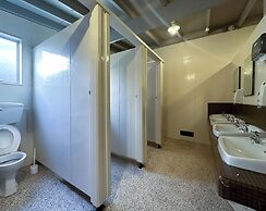 The Crossing Lodge and Backpackers