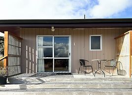 The Crossing Lodge and Backpackers