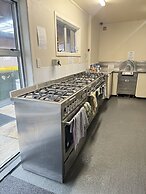 The Crossing Lodge and Backpackers