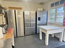 The Crossing Lodge and Backpackers