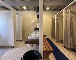 The Crossing Lodge and Backpackers