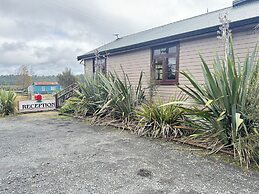 The Crossing Lodge and Backpackers