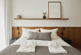 Spacious modern studio