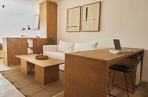 Spacious modern studio