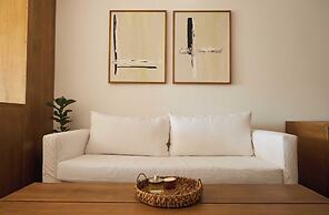 Spacious modern studio