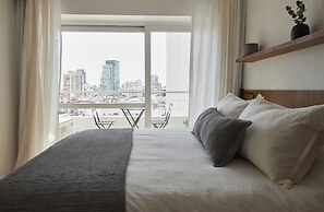 Spacious modern studio