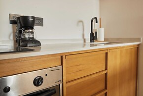 Spacious modern studio