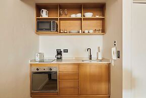 Spacious modern studio