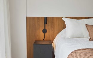 Spacious studio with balcony terrace I