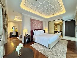 Golden Imperial Hotel